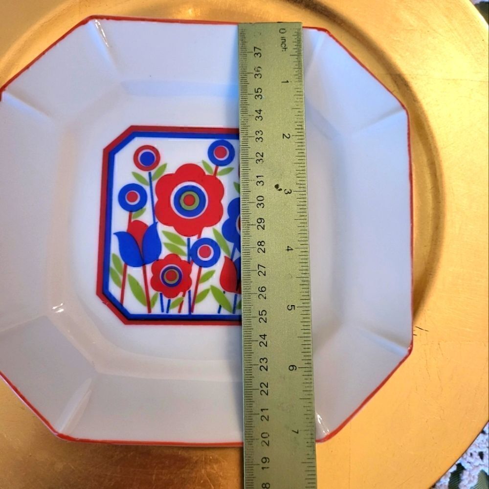 Vintage Pristine 1970’s Mod Floral Square Salad Plate 7" x 7" - Picture 2 of 5